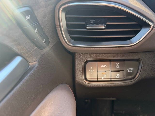 Used 2020 Hyundai Santa Fe Limited image 29