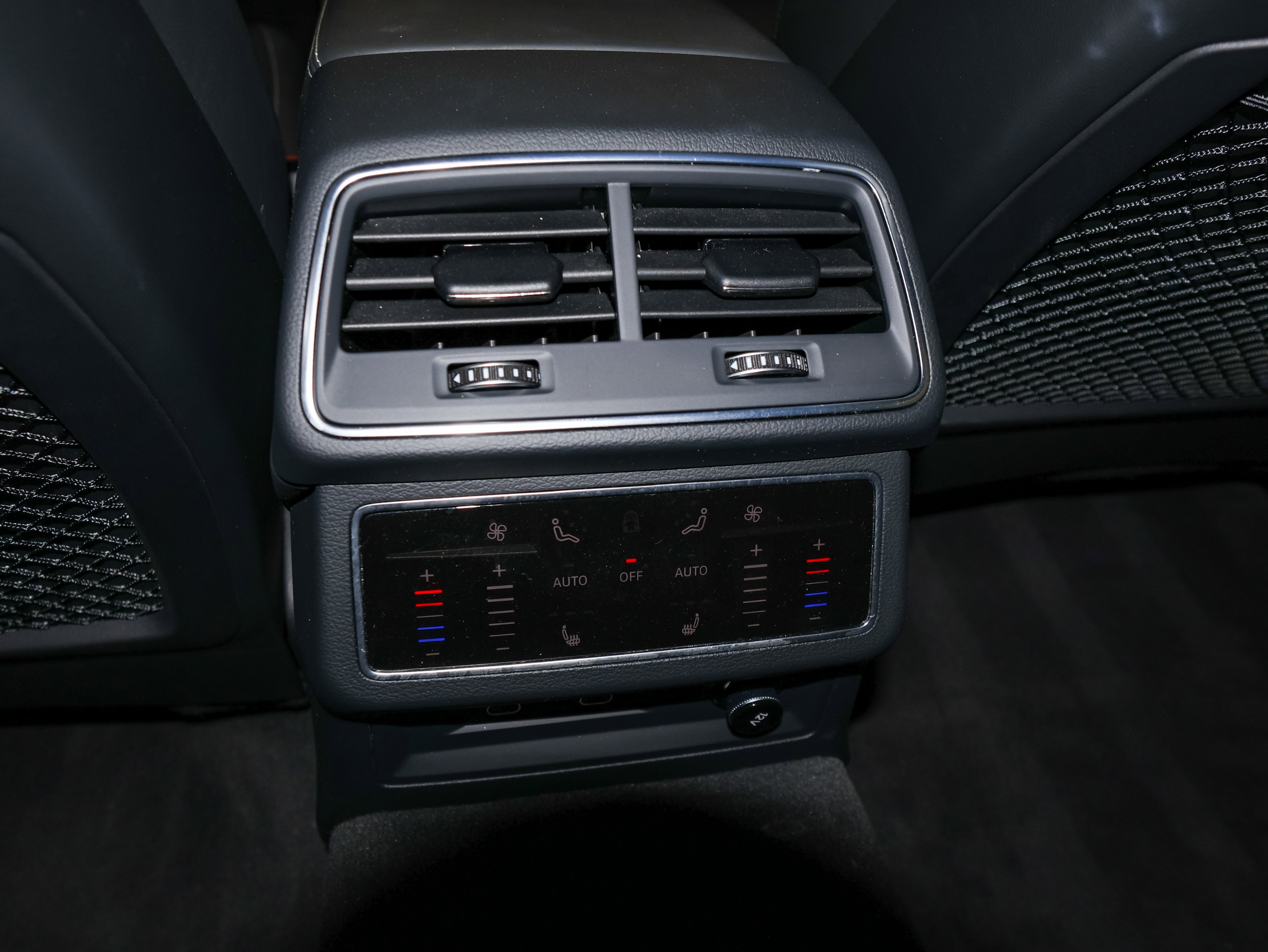 Used 2023 Audi S7 Prestige w/ Prestige Package image 29