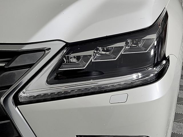 Used 2017 Lexus LX 570 4WD w/ Luxury Package image 9