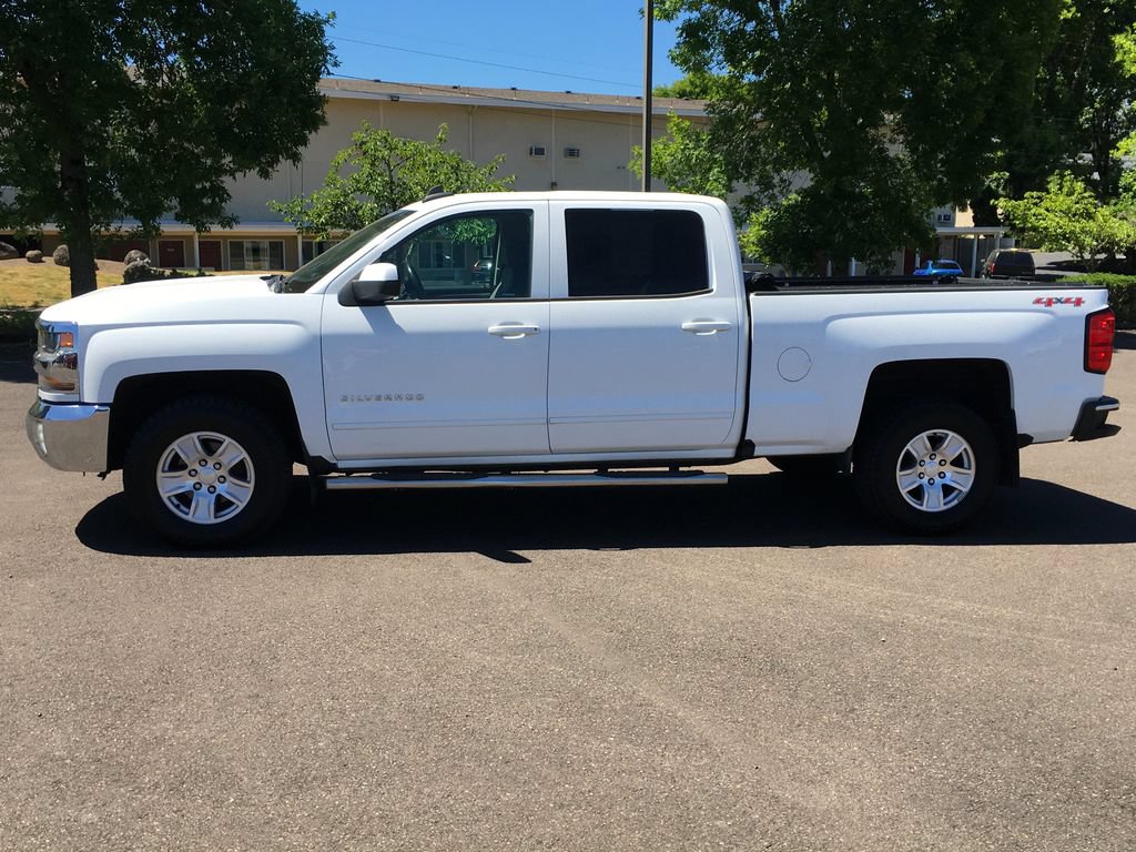 Used 2017 Chevrolet Silverado 1500 LT w/ All Star Edition AWD/4WD image 3