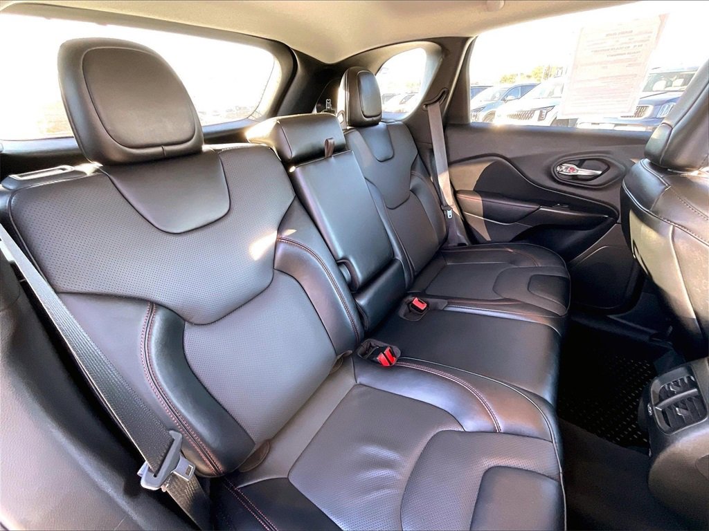 Used 2022 Jeep Cherokee Trailhawk w/ Premium Leather Package image 15