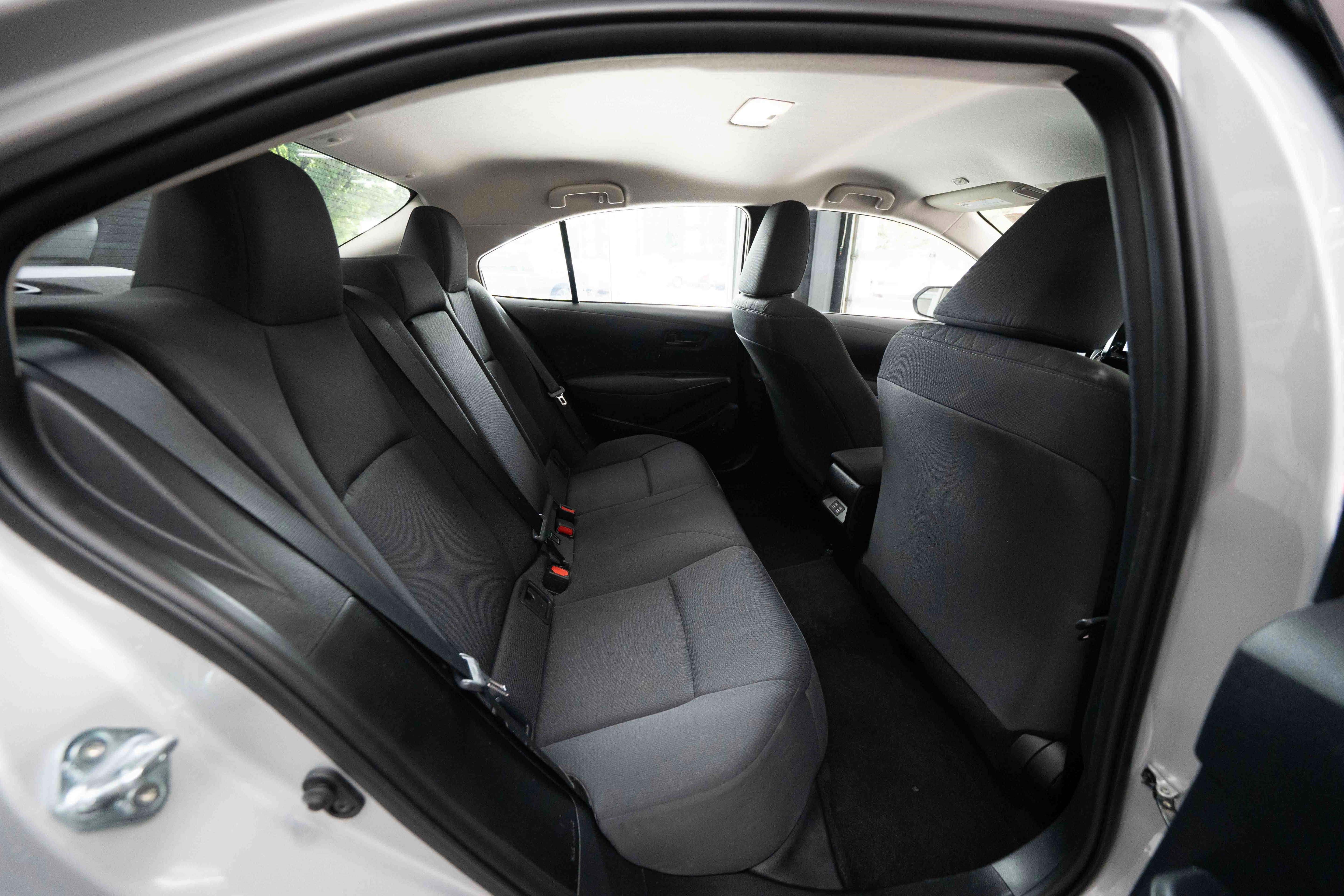 Used 2025 Toyota Corolla LE FWD image 24