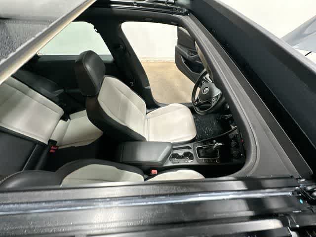 Used 2019 Volkswagen Jetta R-Line w/ R-Line Cold Weather Package FWD image 6