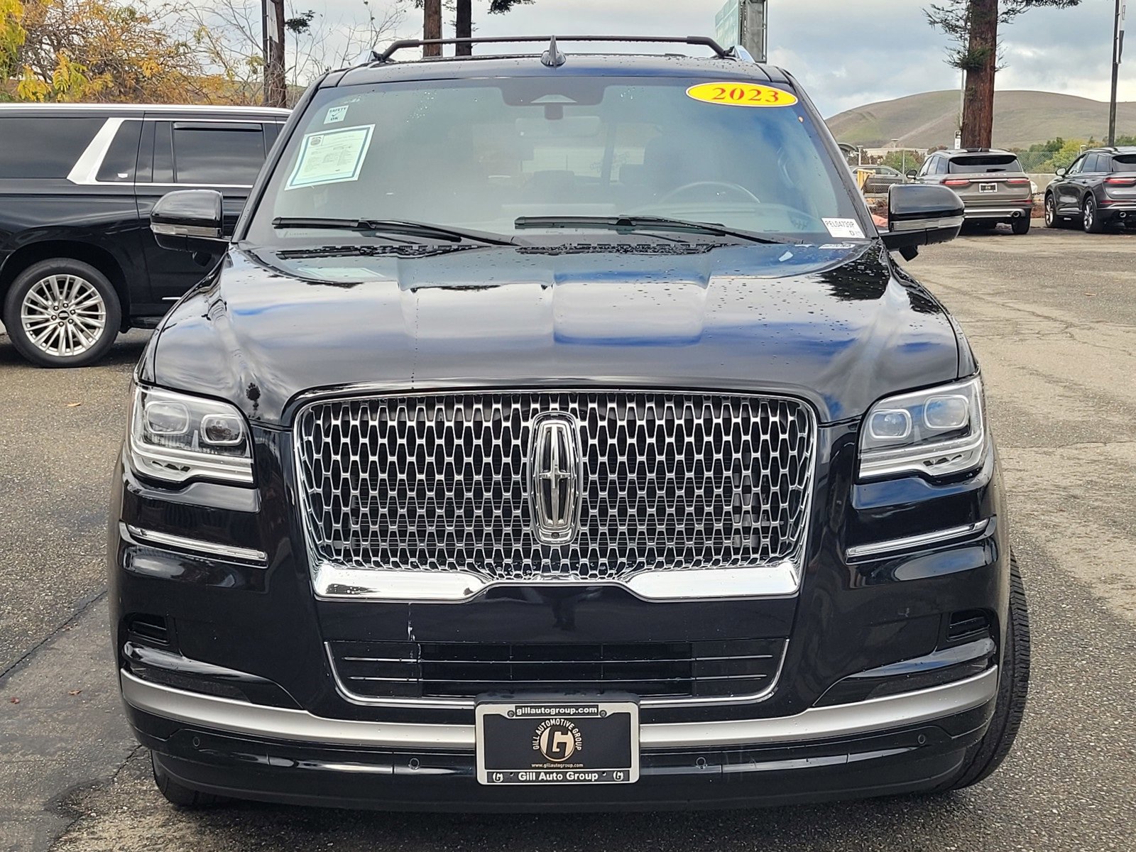 Used 2023 Lincoln Navigator Reserve image 2