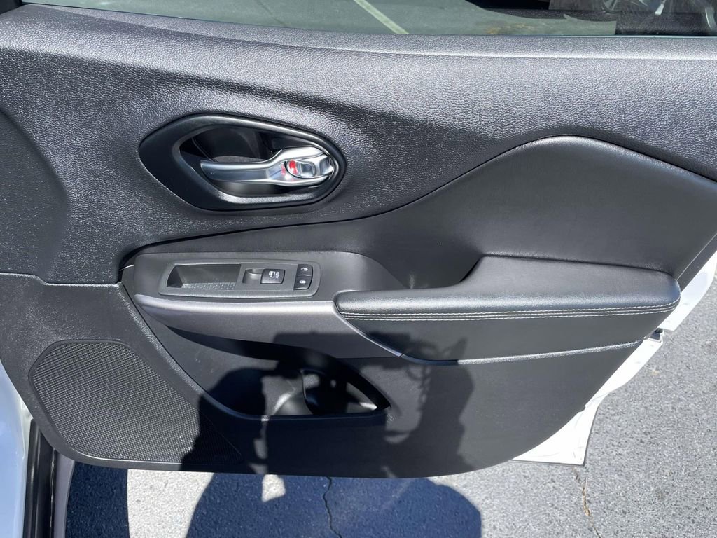 Used 2021 Jeep Cherokee Latitude Lux image 45