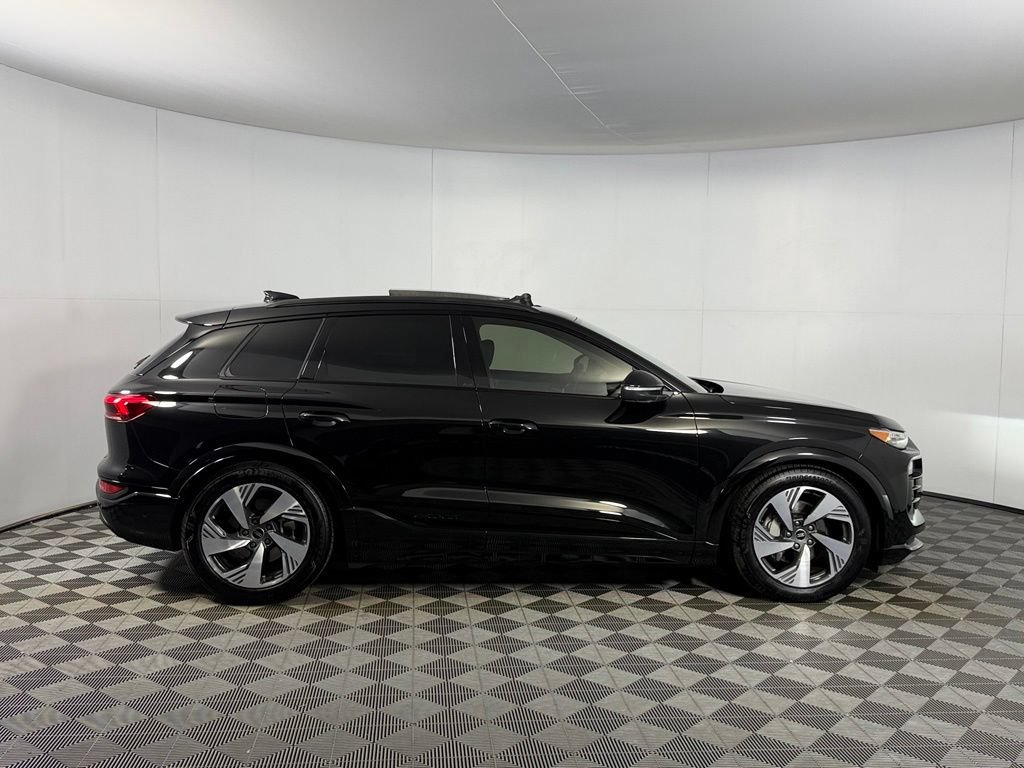 Used 2025 Audi Q6 e-tron Prestige w/ 20" Wheel Package AWD/4WD image 7