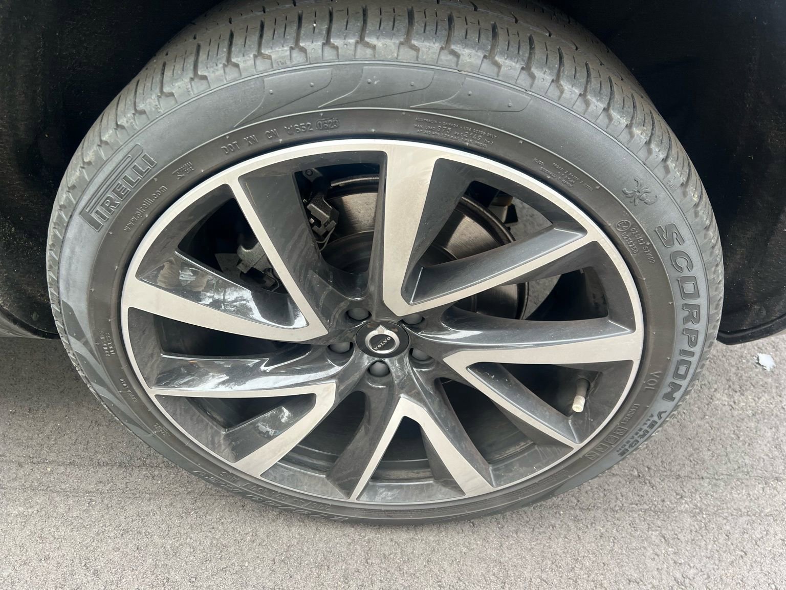 Used 2023 Volvo XC90 B6 Plus w/ Protection Package Premier image 27