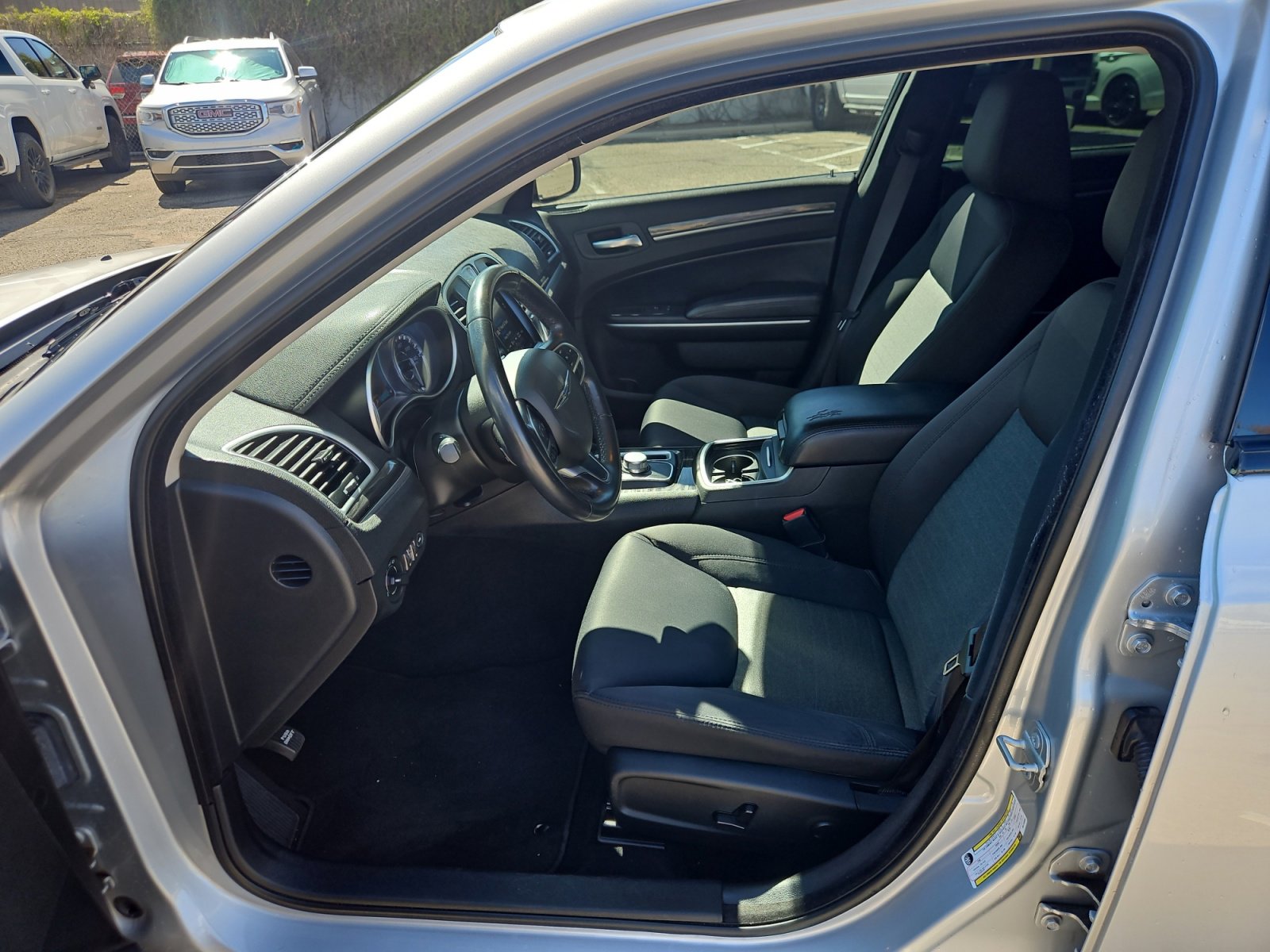 Used 2022 Chrysler 300 Touring w/ Sport Appearance Package image 14