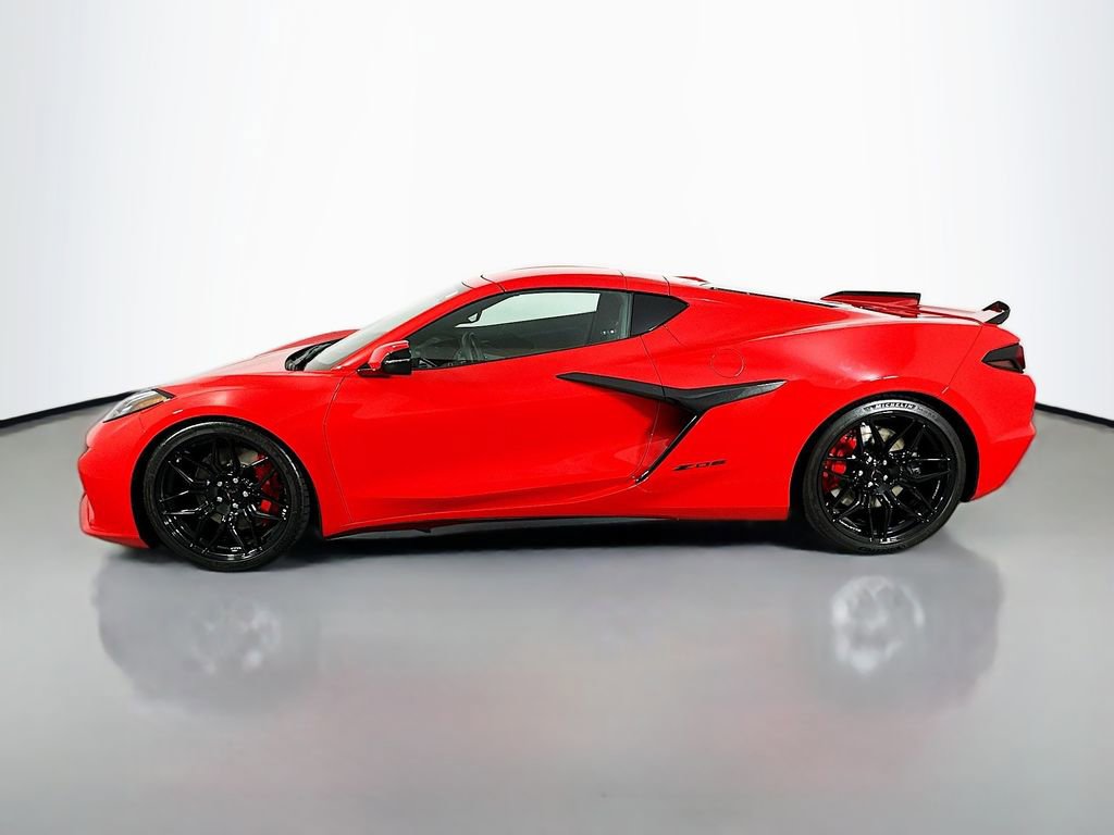 Used 2025 Chevrolet Corvette Z06 image 2