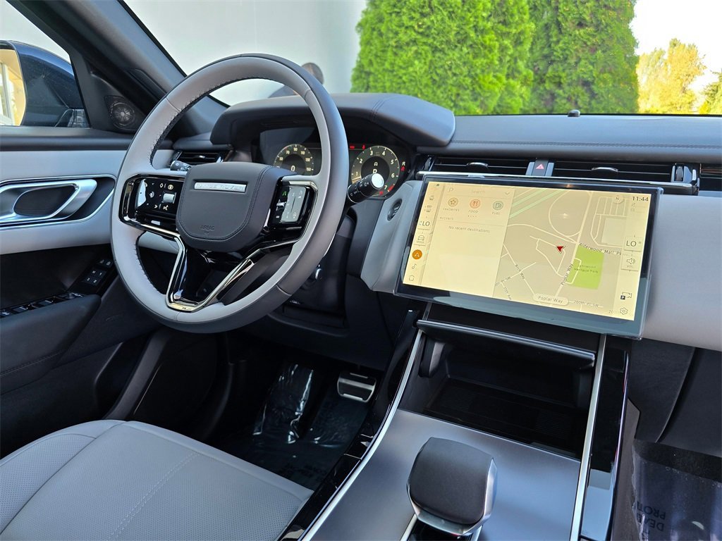 New 2026 Land Rover Range Rover Velar Dynamic SE image 32