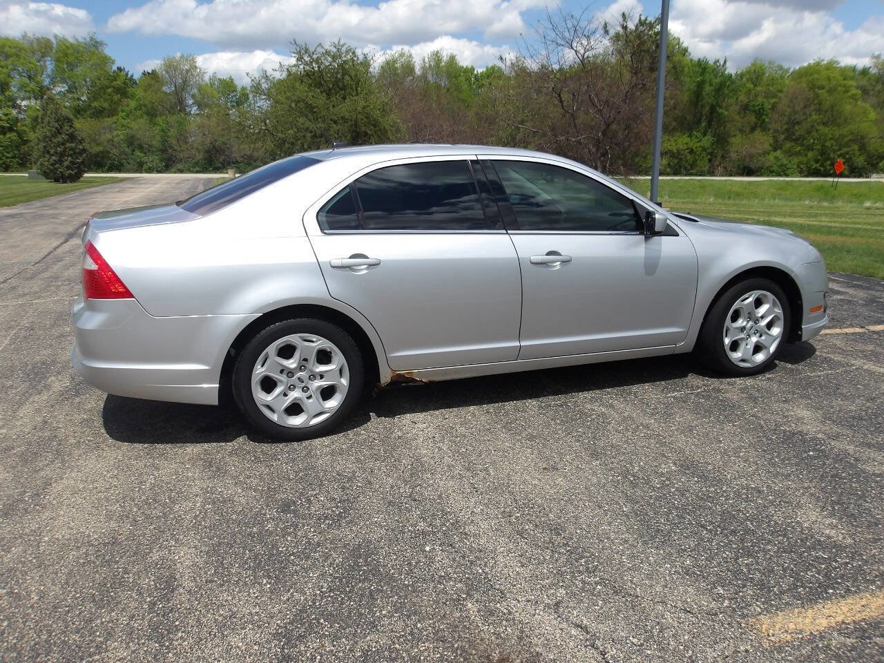 Used 2011 Ford Fusion SE w/ 202A Rapid Spec Order Code FWD image 12
