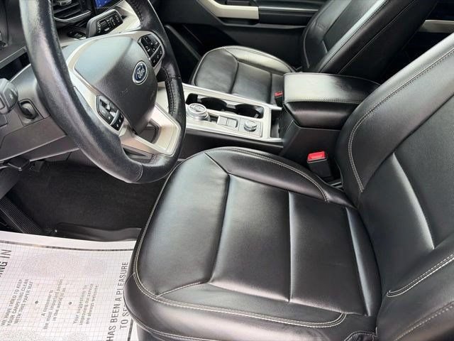 Used 2022 Ford Explorer XLT w/ Equipment Group 202A AWD/4WD image 11