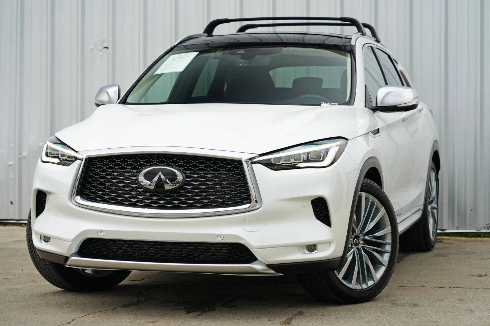 Used 2023 INFINITI QX50 Sensory w/ Accent Package image 3