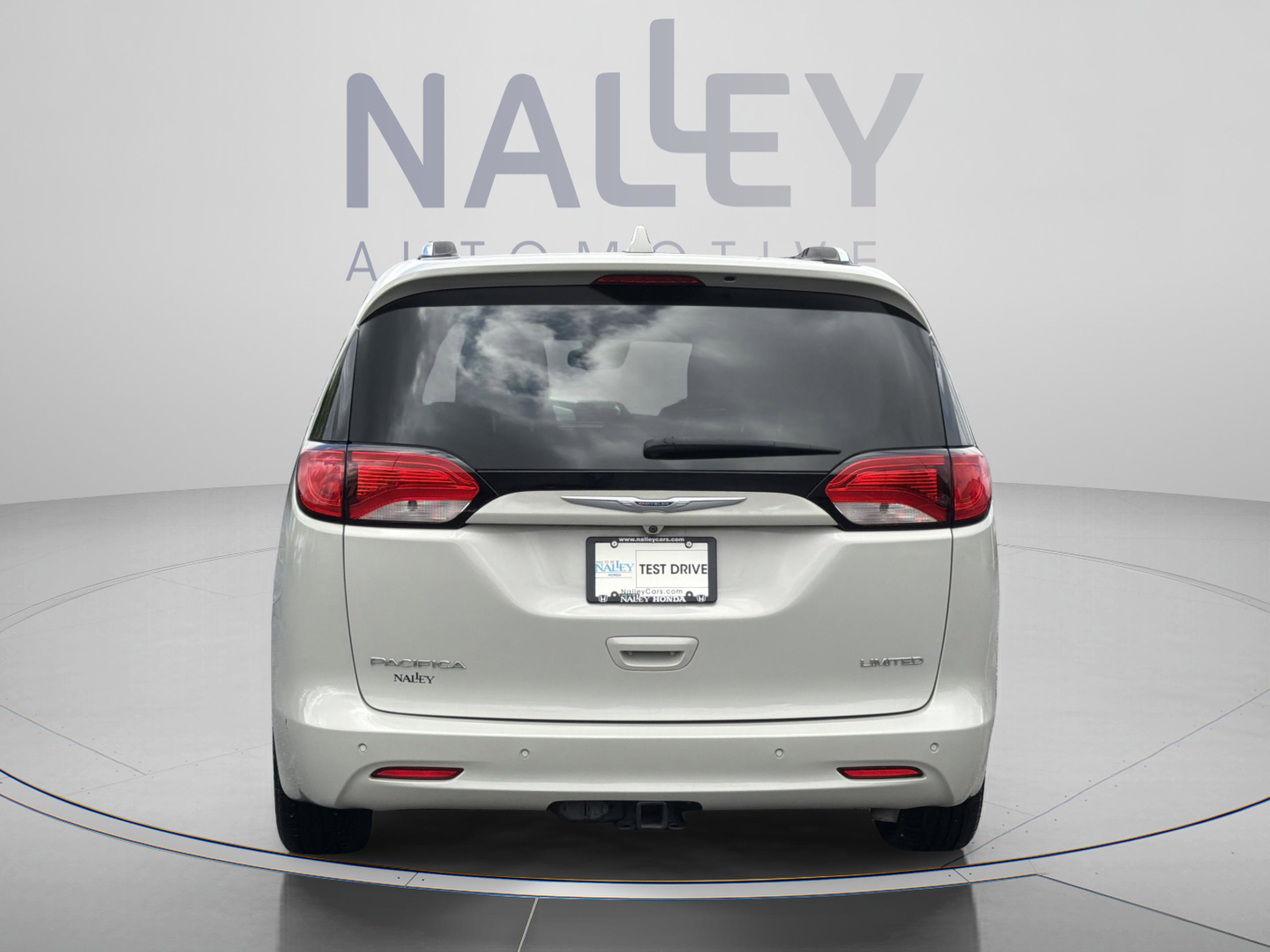 Used 2019 Chrysler Pacifica Limited FWD image 4