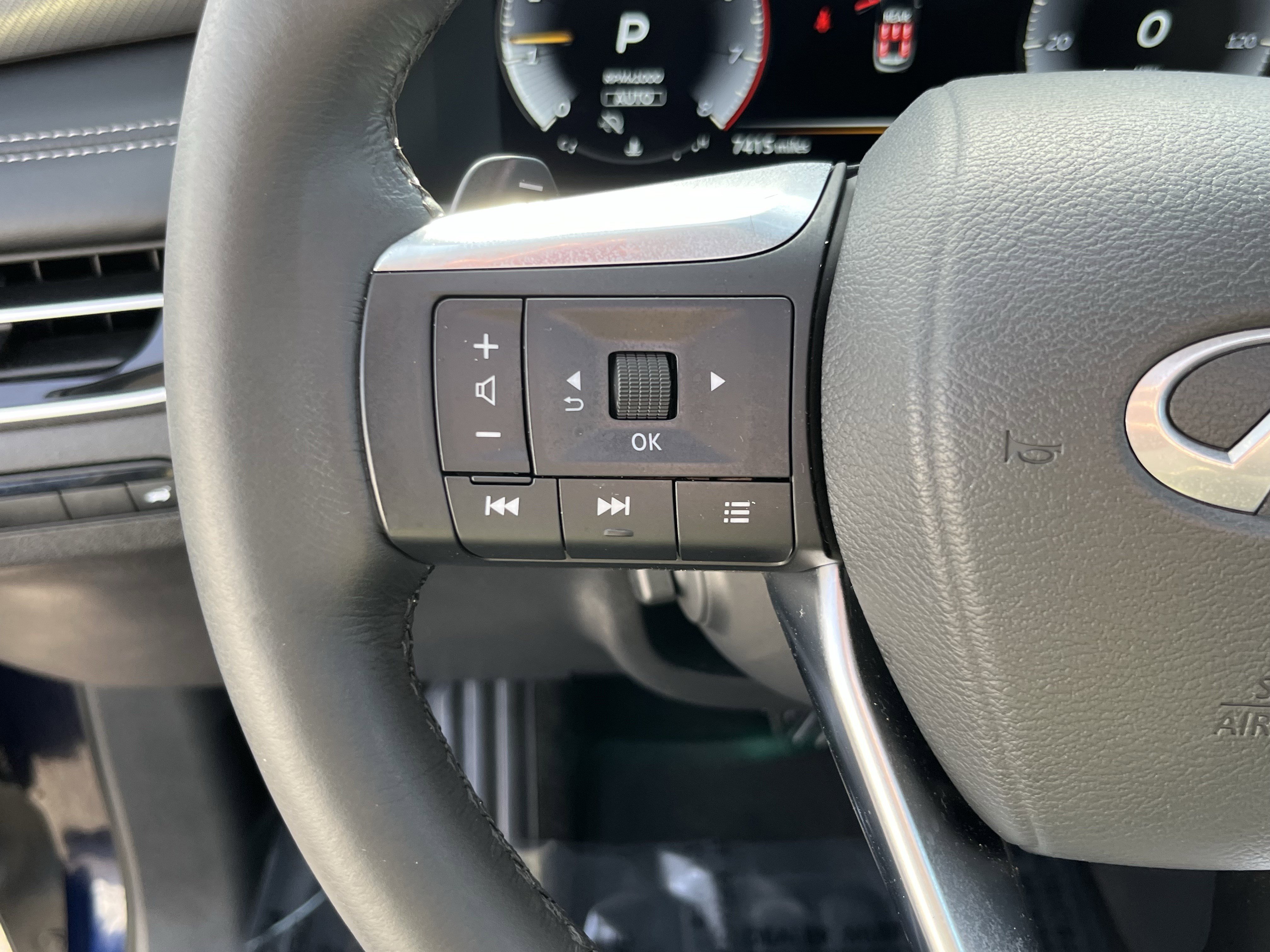 Used 2025 INFINITI QX60 Luxe image 23