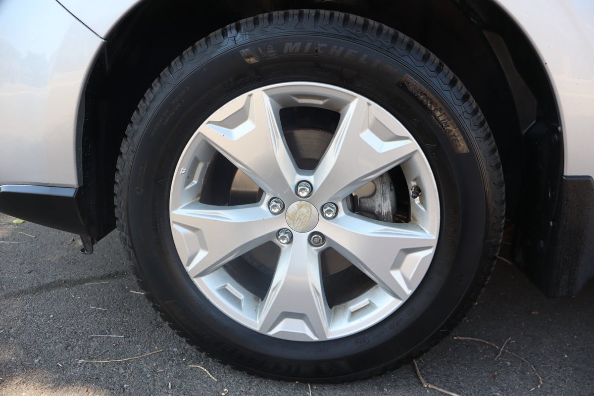 Used 2015 Subaru Forester 2.5i Limited AWD/4WD image 43