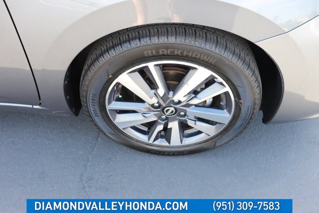 Used 2023 Nissan Versa SV FWD image 27