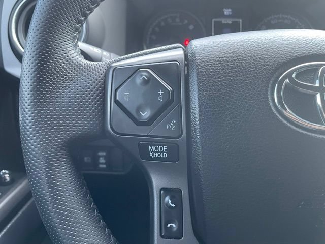 Used 2022 Toyota Tacoma TRD Off-Road AWD/4WD image 15