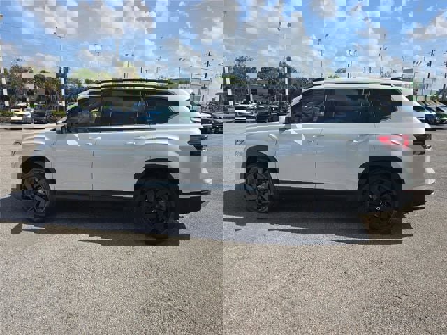 New 2026 Volkswagen Atlas SE FWD image 7