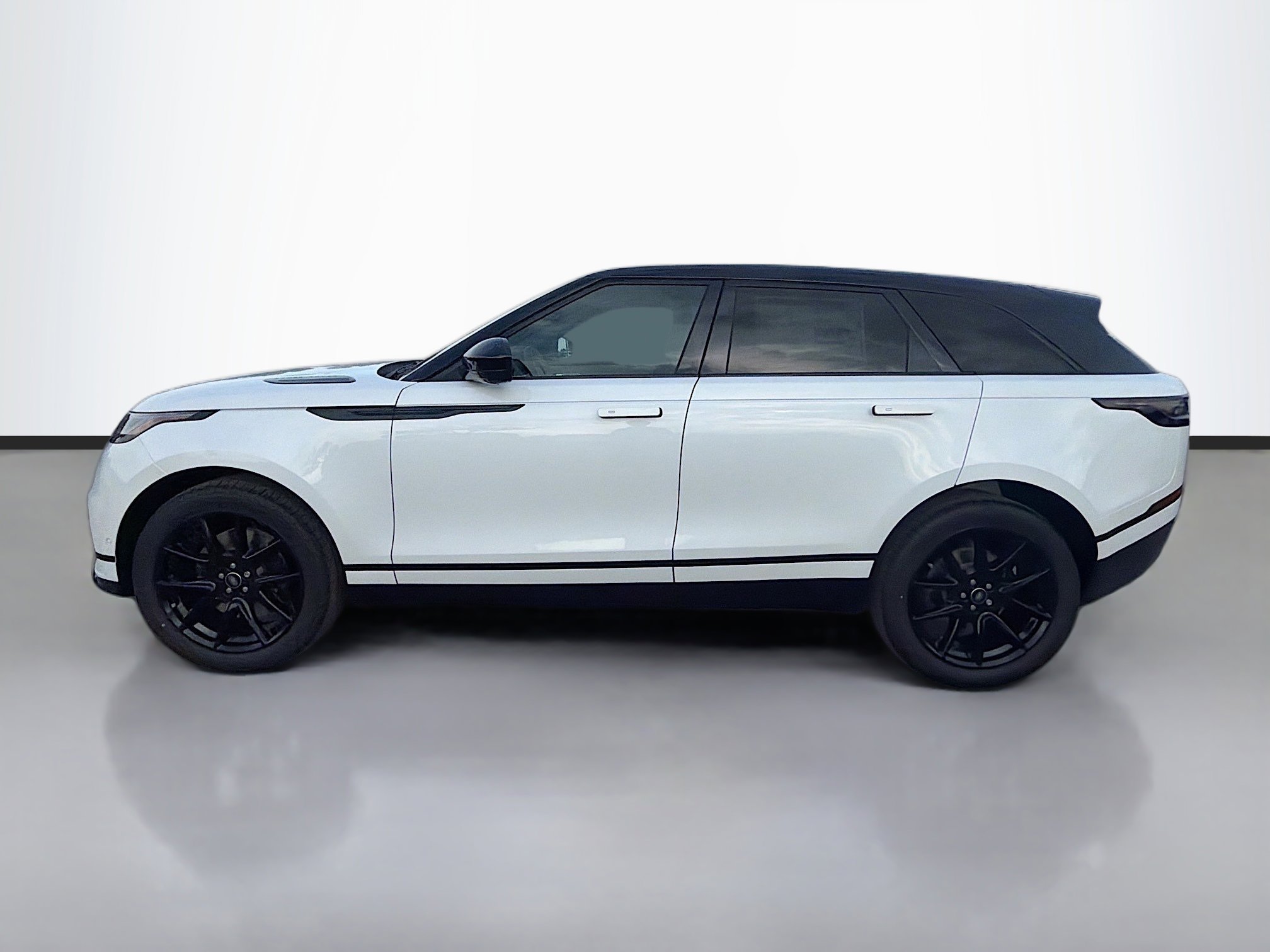 New 2026 Land Rover Range Rover Velar Dynamic SE image 2