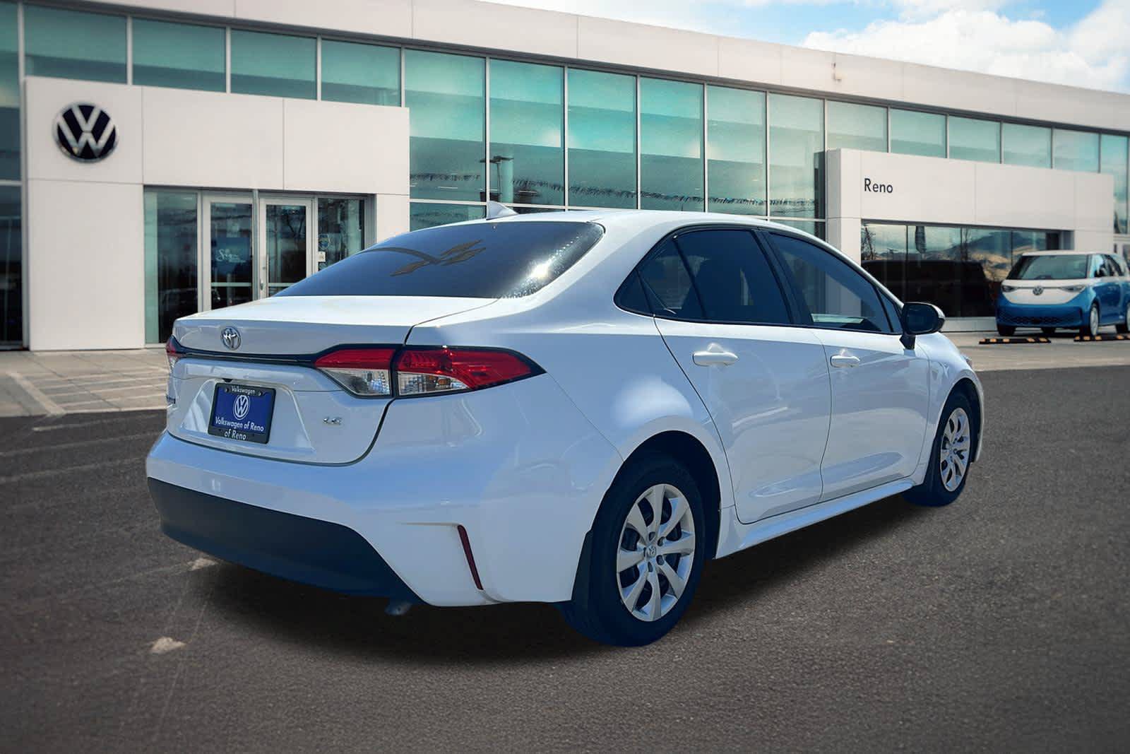 Used 2023 Toyota Corolla LE FWD image 5