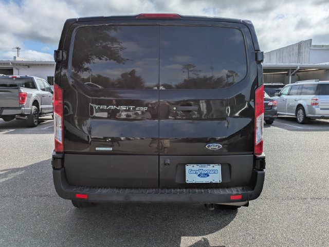 Used 2023 Ford Transit 250 Low Roof RWD image 4