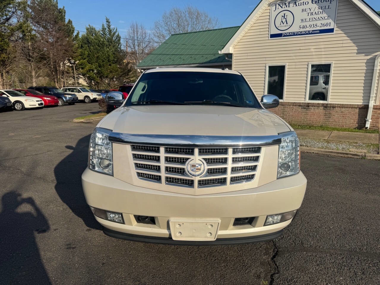 Used 2010 Cadillac Escalade 2WD image 2