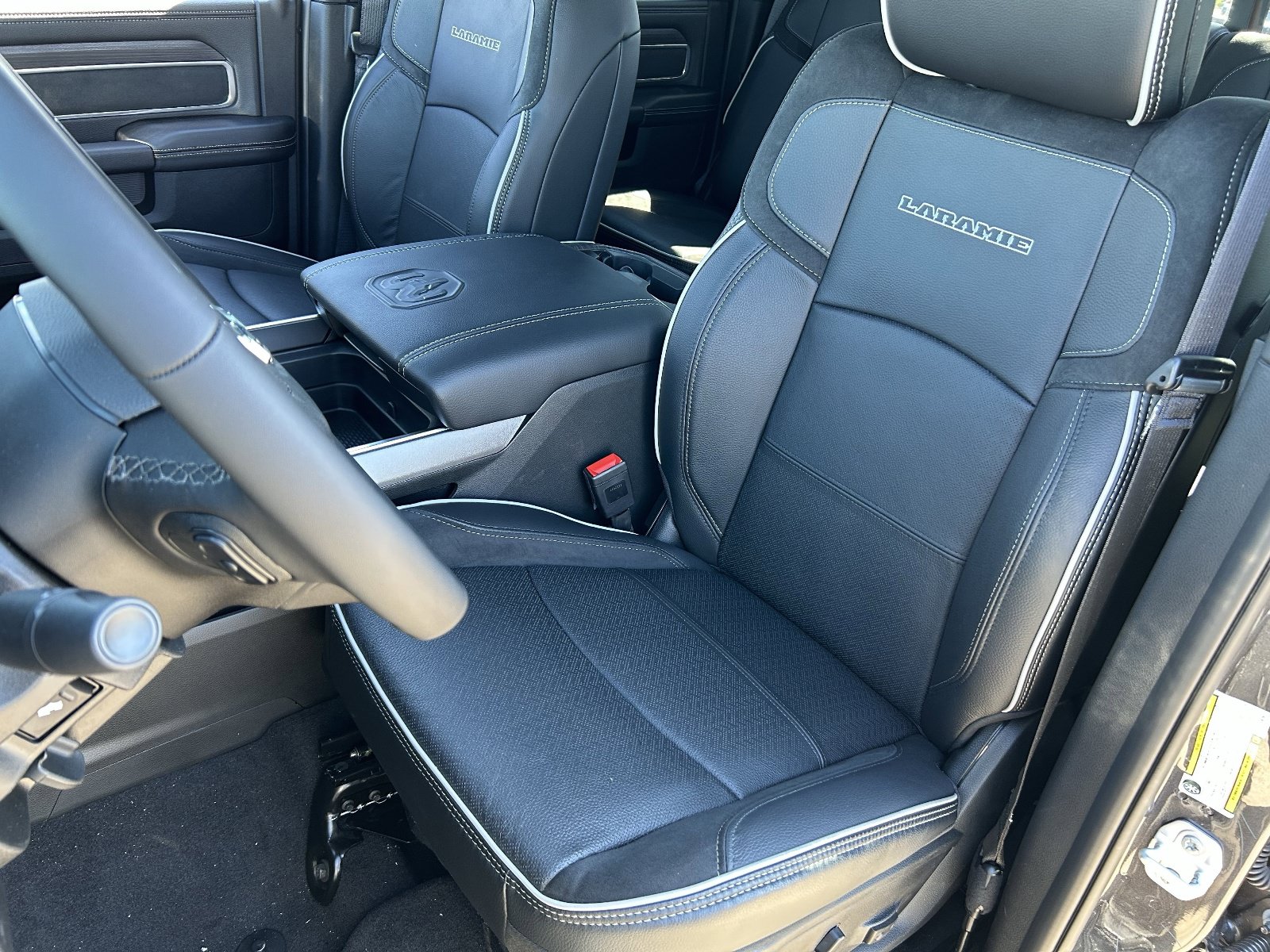 New 2026 RAM 2500 Laramie w/ Night Edition AWD/4WD image 17