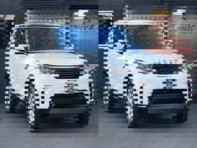 Used 2017 Land Rover Discovery SE image 5