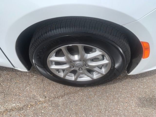 Used 2025 Chrysler Pacifica Select FWD image 9