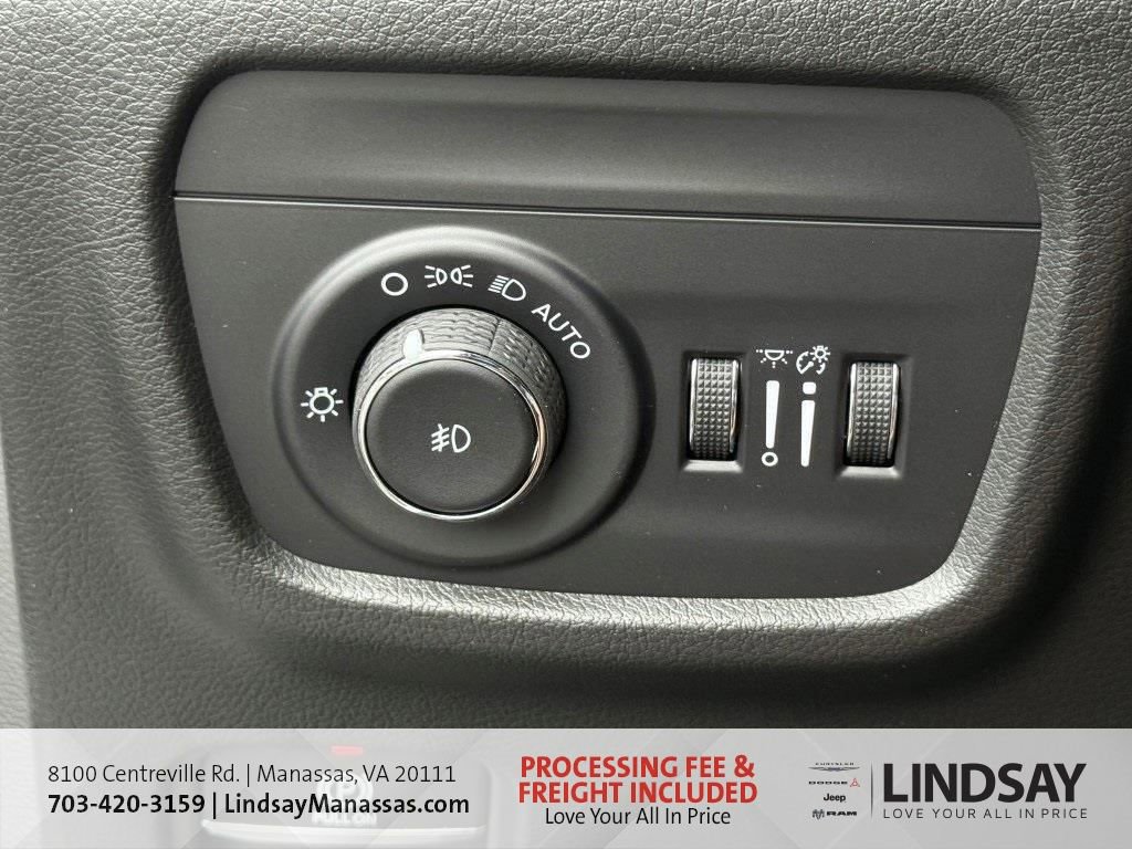 New 2025 Jeep Grand Cherokee L Limited w/ Luxury Tech Group II image 36