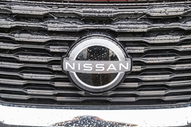 Used 2023 Nissan Rogue SV image 6