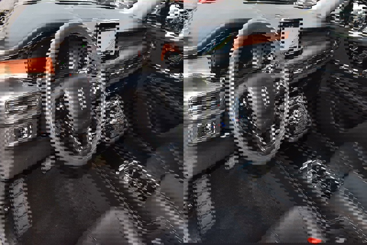 Used 2021 Lincoln Corsair Reserve w/ Equipment Group 201A image 35