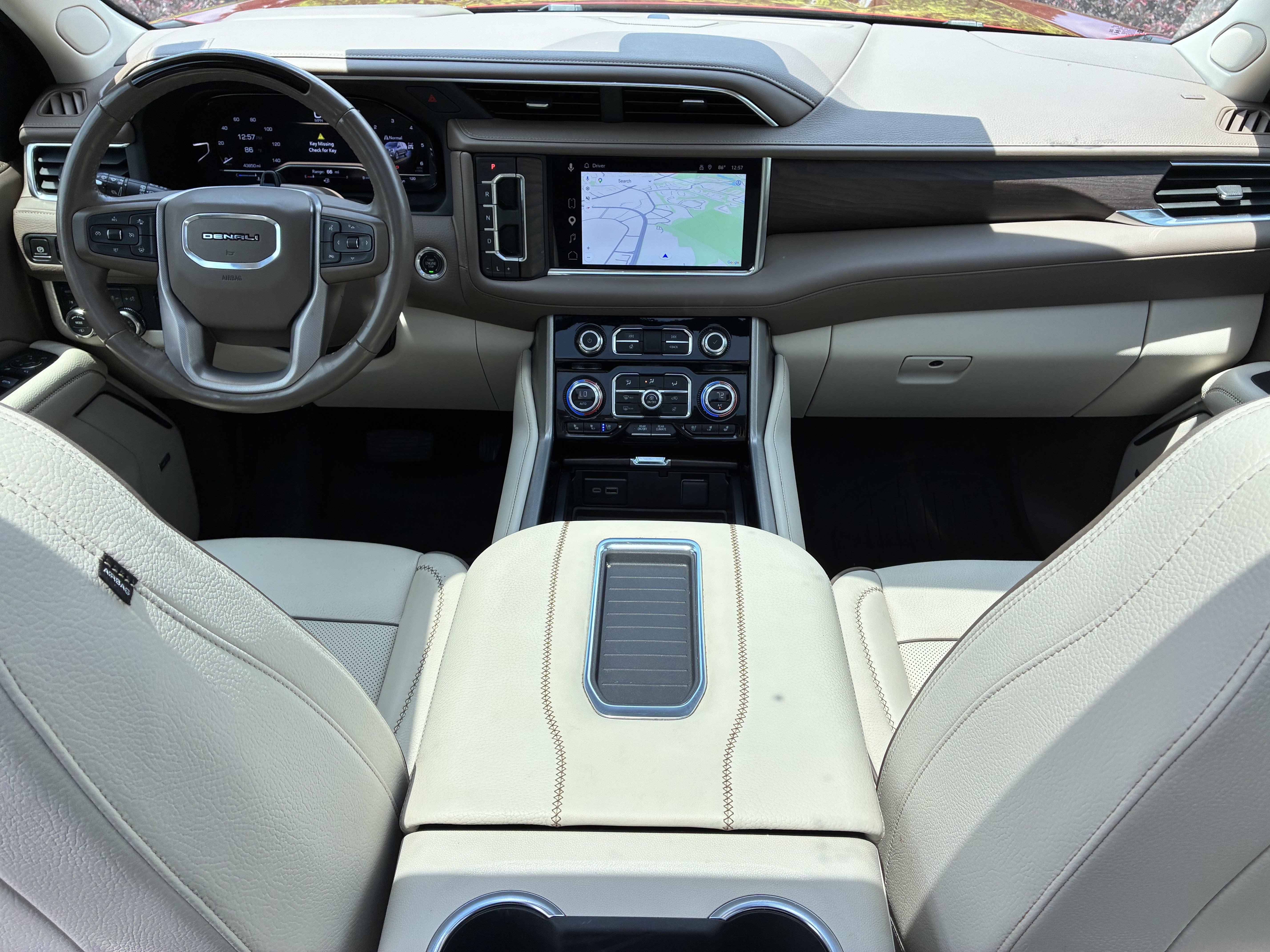 Used 2023 GMC Yukon XL Denali w/ Denali Reserve Package AWD/4WD image 21