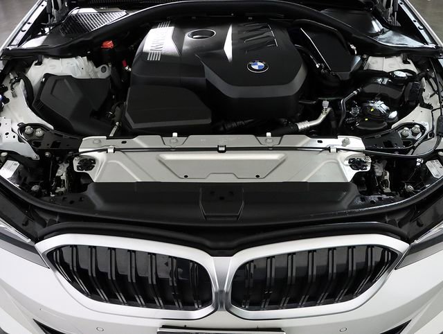 Used 2025 BMW 330i xDrive Sedan AWD/4WD image 38