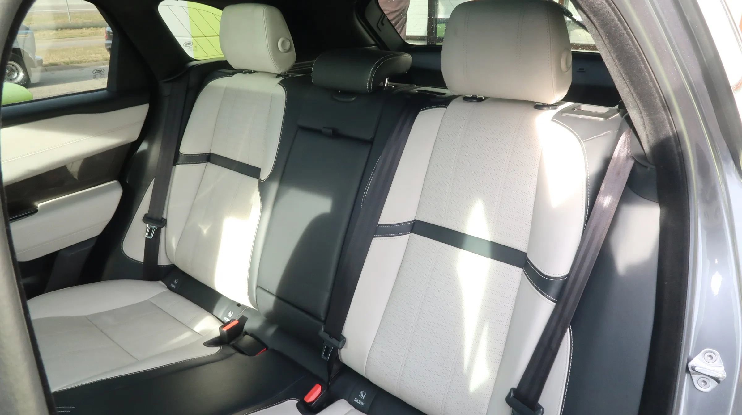 Used 2018 Land Rover Range Rover Velar image 20