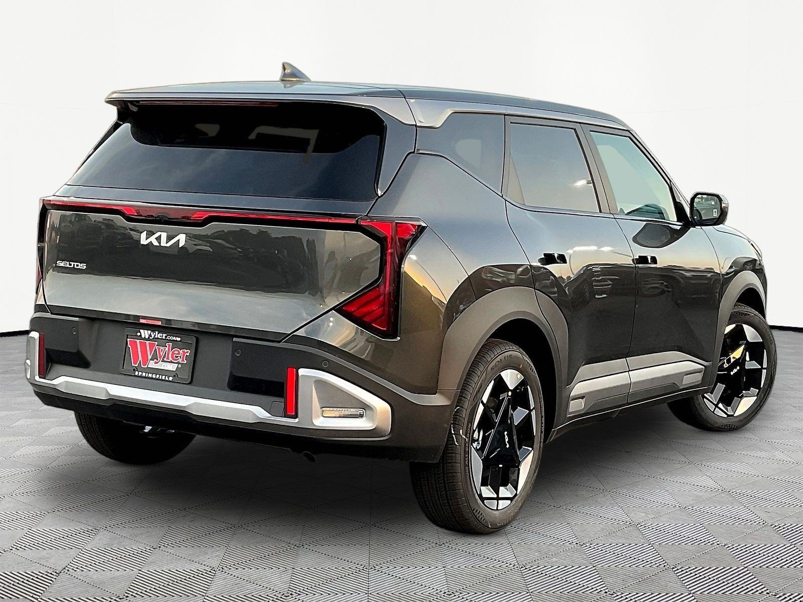 New 2027 Kia Seltos S FWD image 7