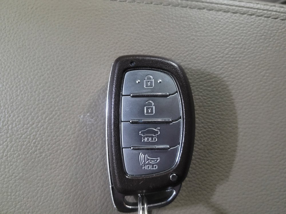 Used 2019 Hyundai Elantra Limited FWD image 32