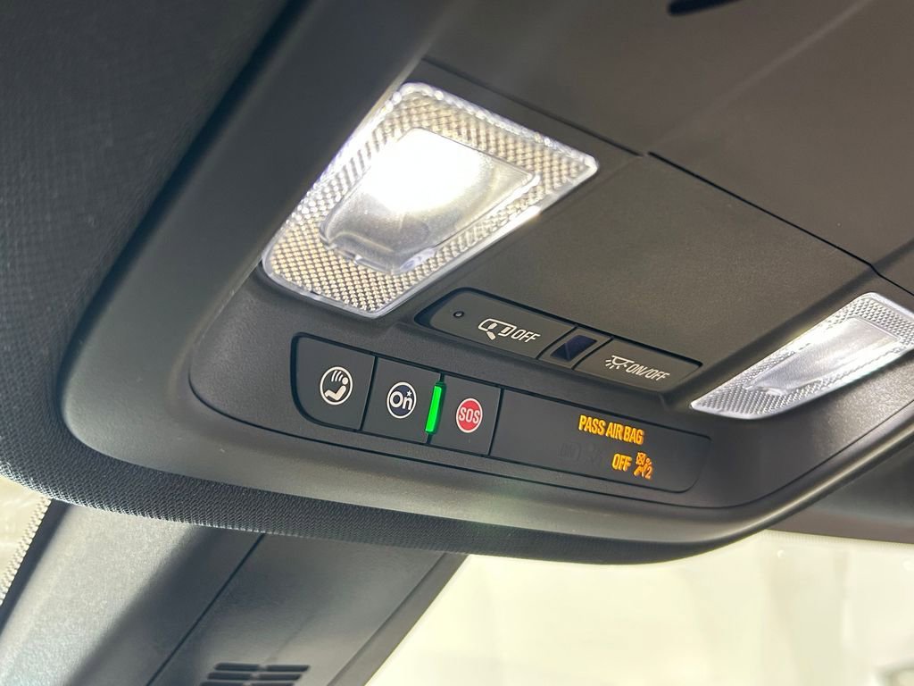 Used 2022 Chevrolet Traverse LS image 24