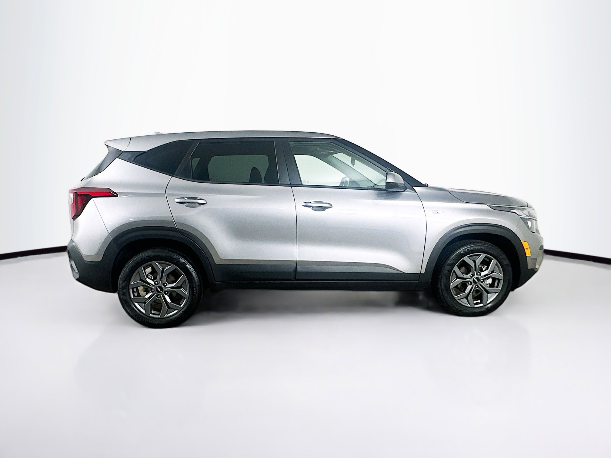 Used 2026 Kia Seltos LX FWD image 10