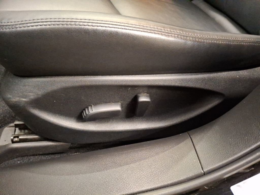 Used 2015 INFINITI Q50 Premium w/ Cargo Package image 16