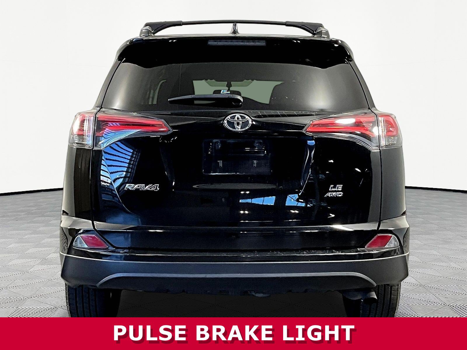 Used 2016 Toyota RAV4 LE AWD/4WD image 5