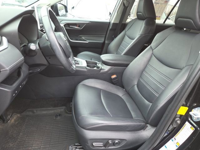 Used 2019 Toyota RAV4 XLE Premium w/ Advanced Technology Package image 9