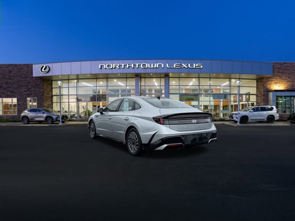 Used 2024 Hyundai Sonata Limited image 22