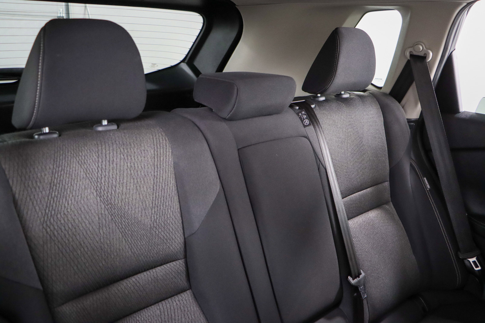 Used 2024 Nissan Rogue SV image 27