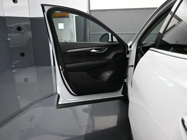 Used 2023 Buick Envision Essence image 11