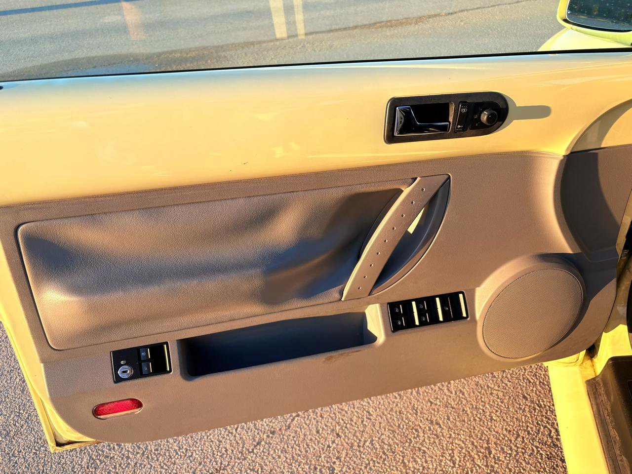 Used 2003 Volkswagen Beetle GLS image 32