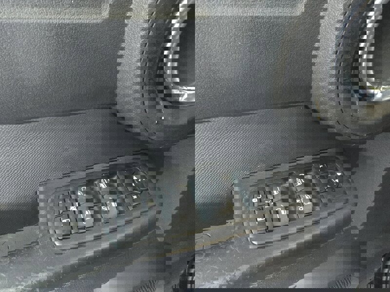 Used 2011 Dodge Nitro Heat image 17