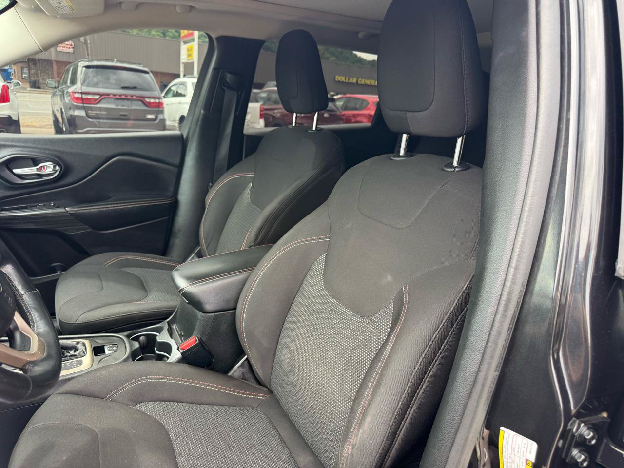 Used 2016 Jeep Cherokee 75th Anniversary AWD/4WD image 18