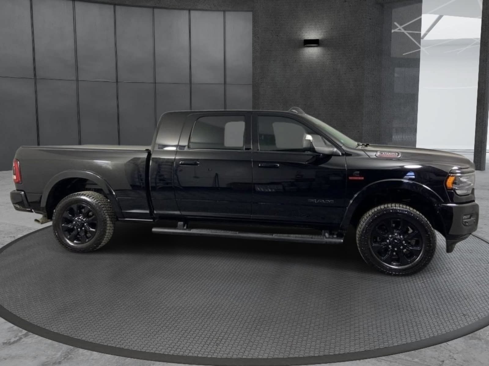 Used 2021 RAM 3500 Limited AWD/4WD image 3